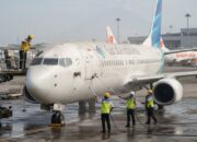Petugas Mulai Bersihkan Pesawat di Bandara Soetta Akibat Abu Vulkanik
