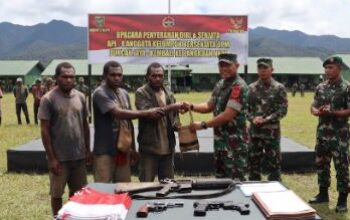 Pilih Jalan Damai 4 Anggota OPM Puncak Jaya Serahkan Senjata dan Kembali ke NKRI