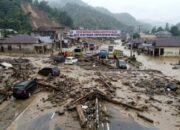 Banjir Bandang Terjang Kabupaten Solok, Jalur Solok-Padang Lumpuh Dipenuhi Material