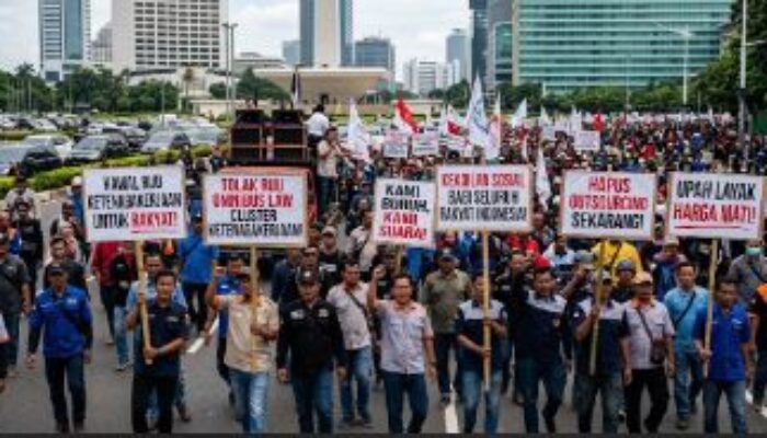 Aksi Unjuk Rasa Buruh di Jakarta Kawal RUU Ketenagakerjaan, Sejumlah Tuntutan Disuarakan