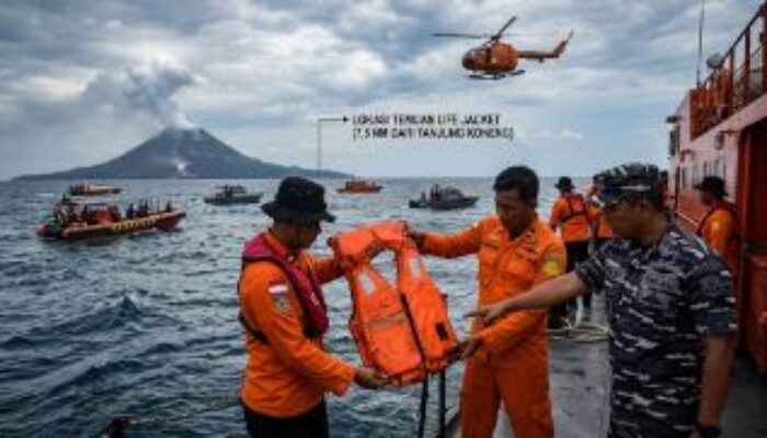 Jurnalis Hilang di Anak Krakatau, Tim SAR Temukan Life Jacket 7,5 Mil Laut dari Tanjung Koneng