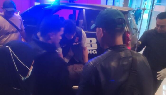 Sopir Taksi Online Dibegal di Pamulang: Dihantam Senjata Tajam, Dicekik, lalu Ditendang Keluar Mobil