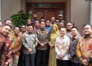 Komisi III DPR Kunjungi Kediaman Kapolri Jenderal Suyudi, Tegaskan Dukungan Pembenahan Institusi Polri